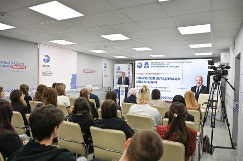 Мухаметшин встретился с учащимися технического колледжа КНИТУ-КАИ