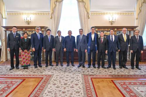Раис Татарстана встретился с делегацией дипломатических миссий иностранных государств