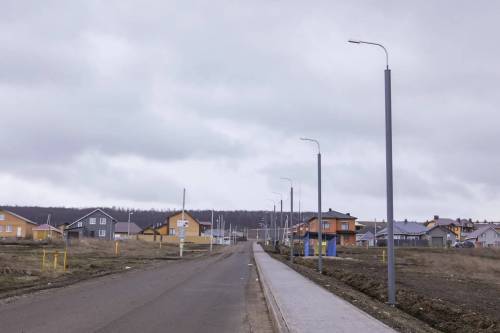 В Альметьевске провели уличное освещение в микрорайоне для многодетных