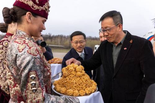 Министра обороны Китая встретили в Казани чак-чаком