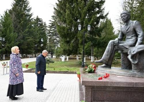 Минниханов посетил открывшийся после реконструкции музей Тукая в селе Кырлай