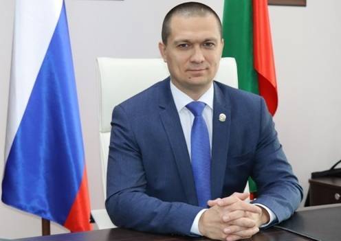 Министр юстиции Татарстана поздравил коллег с днем нотариата