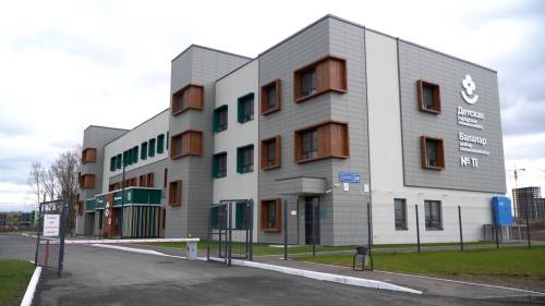 Десант «Единой России» оценил новый филиал детской поликлиники №11 в Казани