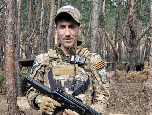 «Танк повернул башню и выстрелил в нас»: как ангел-хранитель спас воина из Татарстана