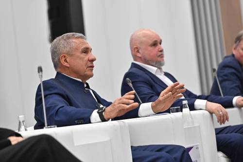 Минниханов и Цивилев встретились с школьниками и студентами на полях Молодежного дня «Энергопрома»