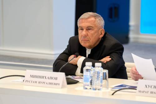 Минниханов на заседании в Москве озвучил предложения по улучшению сферы ЖКХ и поддержке ИЖС