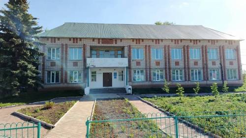 В одной из старейших библиотек Кукморского района идет капремонт по нацпроекту «Семья»