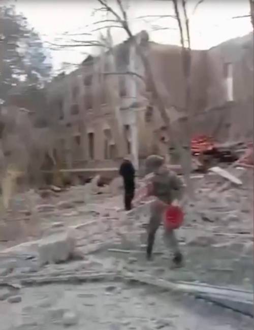 Появилось видео последствий удара по штабу сухопутных войск ВСУ в Киеве