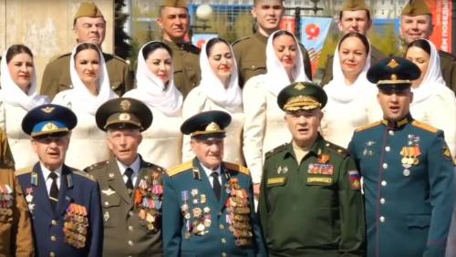 Минниханов опубликовал клип «Солдатлар», который сняли в Казани на акции «Песни наших отцов»