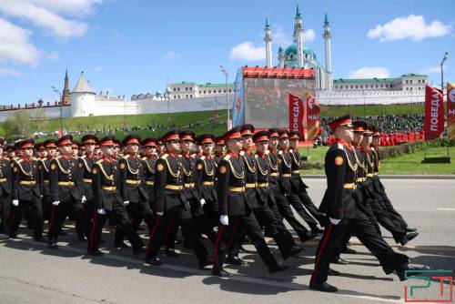 В Казани прошел Парад Победы - фото