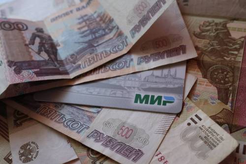 Экономист рассказала, кому из россиян повысят выплаты в июле