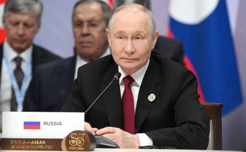 «АСЕАН выдержала испытание временем»: Путин открыл пленарное заседание саммита в Казани