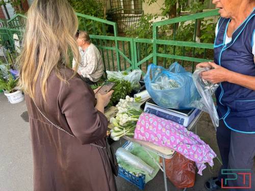 Айсберг – с грядки, пионы – в сахаре: большие секреты малых рынков Казани