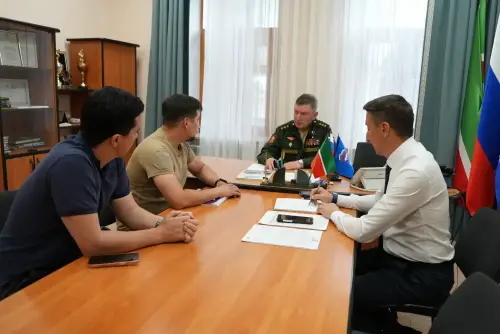 Герой России Александр Лапин встретился с участниками спецоперации