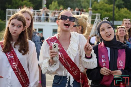 Группа «Моя Мишель» и DJ Сулейман выступили на общегородском выпускном в Казани