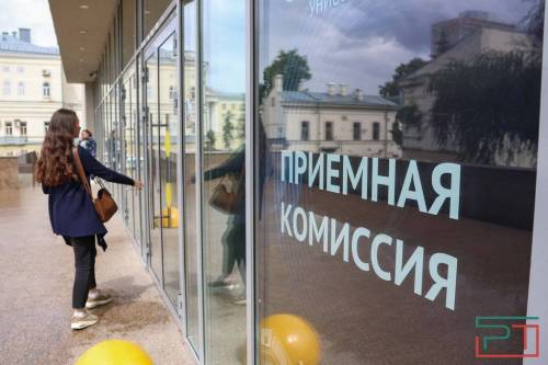 Отличников поддержат рублем: казанские вузы начали борьбу за лучших абитуриентов
