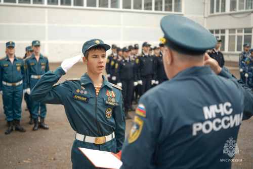 Будущие специалисты пожарной охраны дали присягу в Нижнекамске