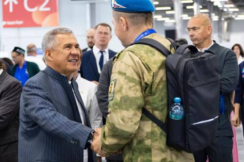 Минниханов осмотрел площадки чемпионата «Абилимпикс» для участников СВО в «Казань Экспо»