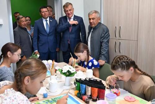 Минниханов и Густав открыли многофункциональный дом культуры в Сабинском районе