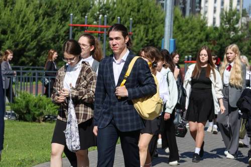 Давай, до свидания!.. Почему школы Татарстана принимают в 10-е классы не всех желающих