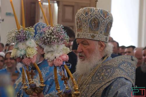 Патриарх Кирилл в Казани начал чин великого освящения храма Николы Тульского - видео