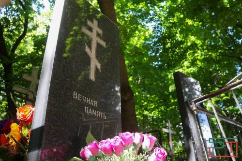 «На поминках прошу нож и вилку»: казанский священник – о суевериях, связанных с похоронами