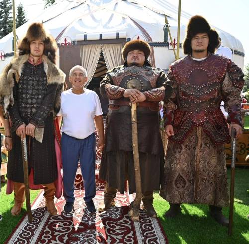 Галимова опубликовала фото Минниханова с батырами с Сабантуя в Казахстане