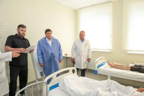 Беляев навестил пострадавших при атаке БПЛА на Нижнекамск