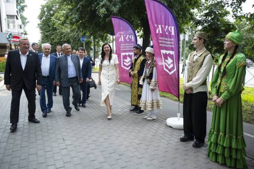 Рустам Минниханов и Дмитрий Зубов посетили Казанский кооперативный институт