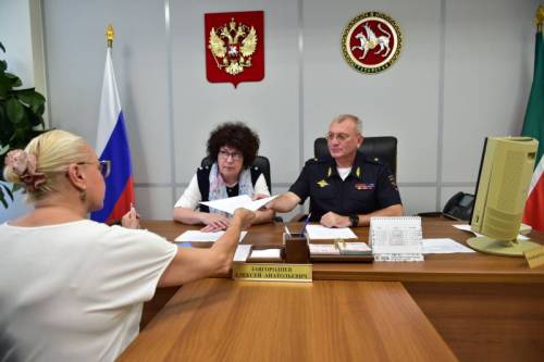 Замглавы МВД по Татарстана на личном приеме рассмотрел более 10 вопросов, включая от участников СВО