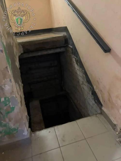 После обвала лестничного проема в многоквартирном доме в Казани организована проверка