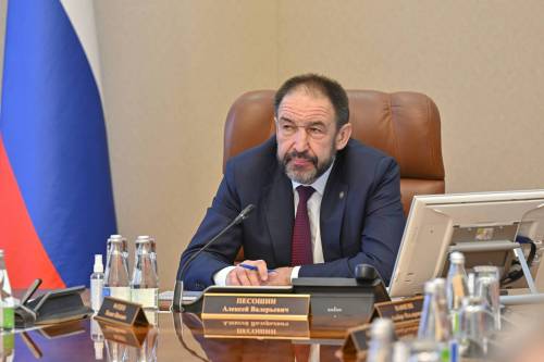 Песошин поздравил татарстанцев с Днем разгрома фашистских войск в Курской битве