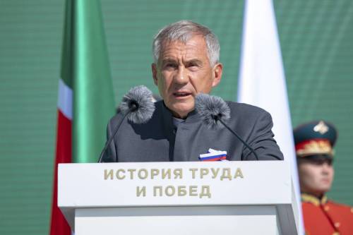 Минниханов в Бавлах посетил День города и открыл Дом детского творчества «Мирас»