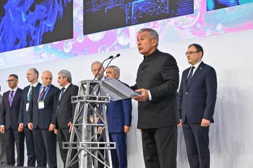 Минниханов открыл Татарстанский нефтегазохимический форум