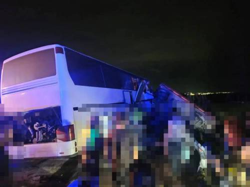 Шесть человек погибли, 38 пострадали в ДТП с автобусом и «КАМАЗом» в Ставрополье
