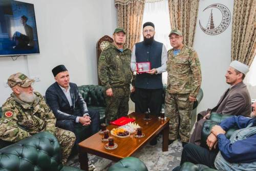Муфтий Татарстана награжден медалью ВДВ за поддержку участников СВО