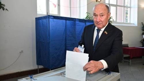 «Экзамен на единство»: Марат Ахметов проголосовал на выборах в Госдуму в Казани
