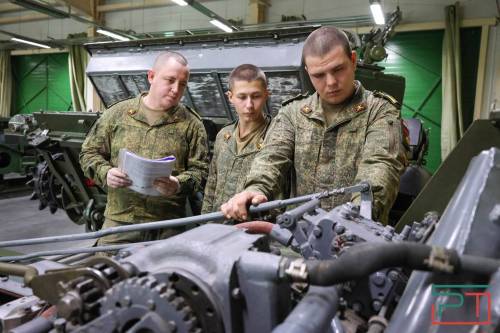 От учебного класса до полигона: один день в танковом училище