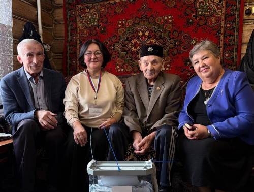 Человек-эпоха: 99-летний ветеран из Арска проголосовал на дому