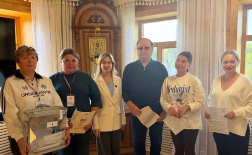 Председатель Счетной палаты палаты РТ и заслуженный врач РФ проголосовали в Лаишевском районе