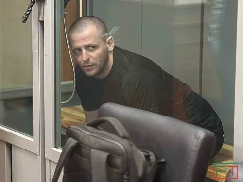 Обманули россиян на 15 млн: в Казани судят оператора сим-боксов и курьера аферистов