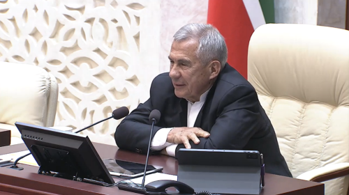 «Хорошая работа»: Минниханов поздравил Абдулганиева с избранием Председателем Госсовета РТ