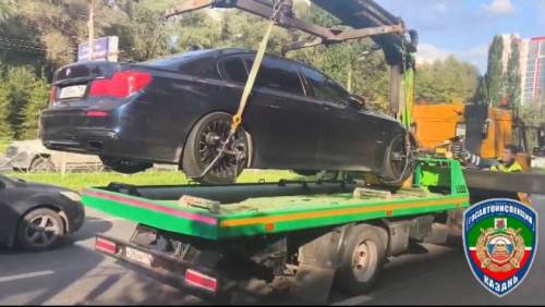 У лихача в Казани арестовали BMW за 117 неоплаченных штрафов