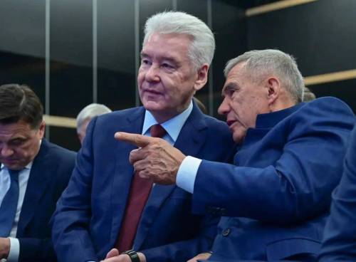 Рустам Минниханов поздравил Сергея Собянина с присвоением звания Героя Труда