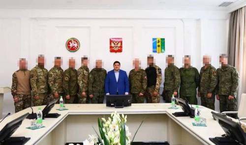 Радмир Беляев вручил благодарности бойцам мобильных огневых групп
