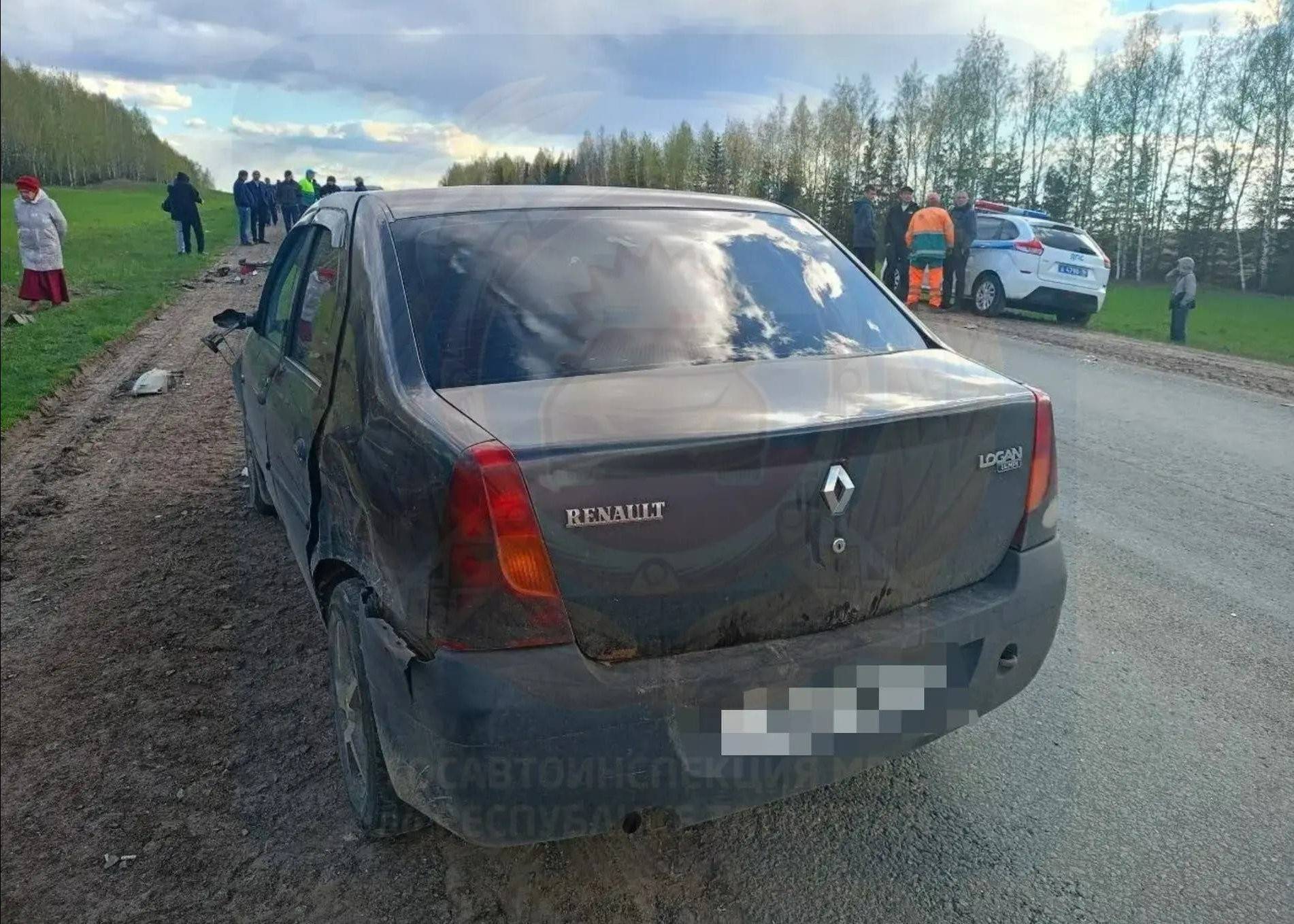 Водитель на Geely столкнулся с четырьмя машинами в Лениногорском районе – погиб человек