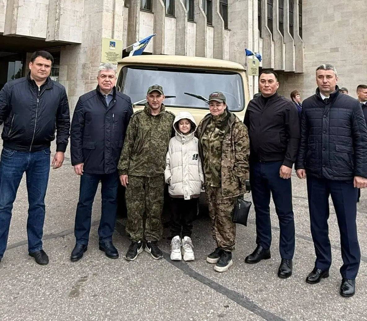 УАЗ с гуманитарными грузами отправился из Челнов в зону СВО