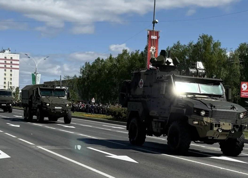 Парад Победы в Челнах прошел с участием военной техники