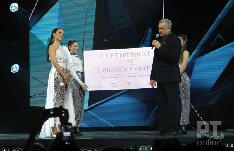 Певица Алсу  выступила в Казани с шоу "Не молчи"