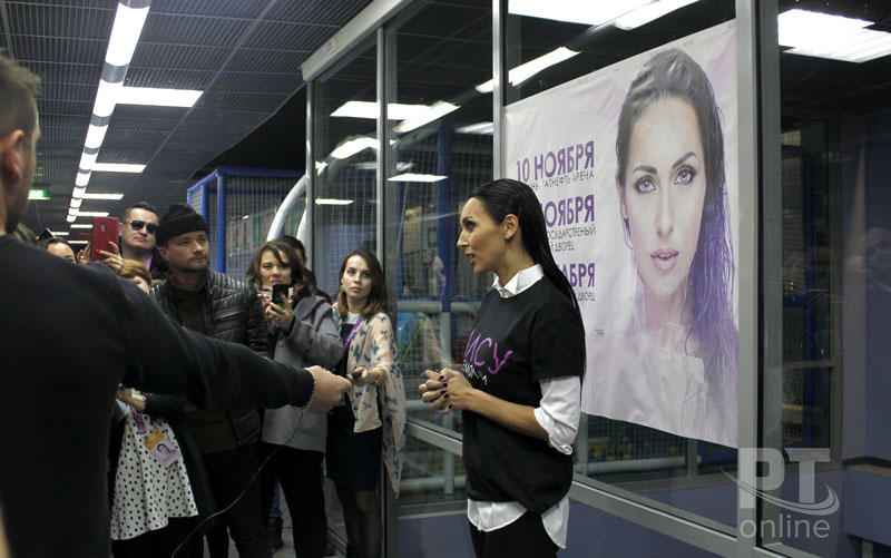 Певица Алсу  выступила в Казани с шоу "Не молчи"